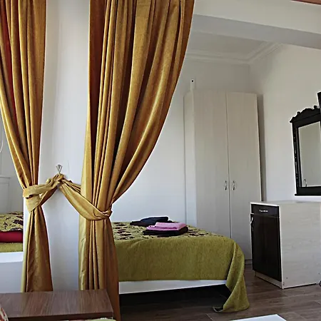 Alojamento de Acomodação e Pequeno-almoço Marbella Istambul